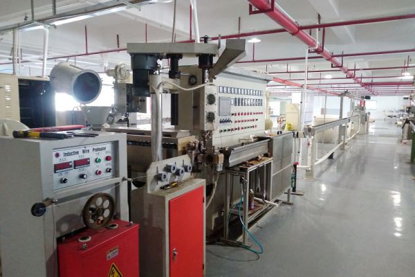 数控化学发泡押出机